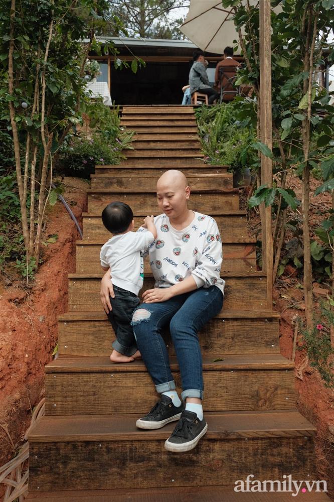 Tưởng ai đẻ xong cũng bị đau lưng, mẹ 9x đi khám thì chết lặng với kết luận của bác sĩ-6