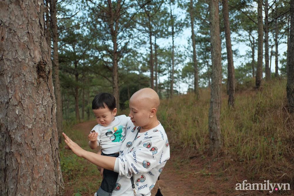 Tưởng ai đẻ xong cũng bị đau lưng, mẹ 9x đi khám thì chết lặng với kết luận của bác sĩ-8