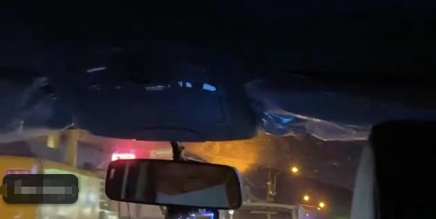 Quay video trải nghiệm kinh hãi khi ngồi trên xe của tài xế ngủ gật, mẹ trẻ bị chỉ trích dữ dội-1