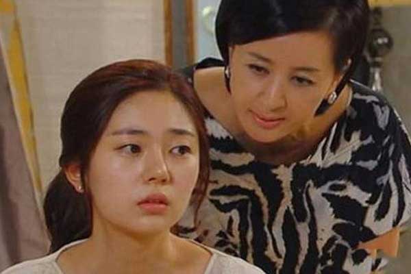 Chồng quanh năm đi làm thuê một hôm về nhà đột ngột, nhìn vài thứ trong túi anh khiến tôi toát mồ hôi hột-2