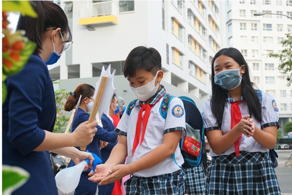 Sau 1 ngày đi học lại, Quảng Nam thông báo cho học sinh nghỉ vì Covid-19-1