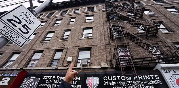 Bé trai 3 tuổi mắc hội chứng Down rơi từ tầng 5 xuống đất gây xôn xao cả khu phố, cảnh sát cũng vào cuộc điều tra-9