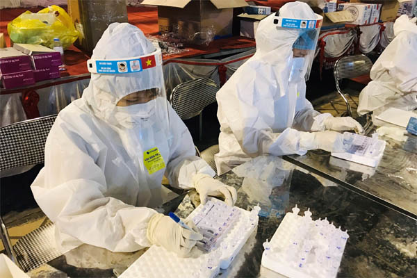 CSGT Tân Sơn Nhất xin lỗi, trả lại giấy tờ xe cho người dân-2