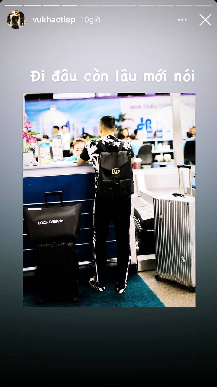 Tháng 5 là lời nói dối của Vũ Khắc Tiệp: Mới hứa ở yên 1 chỗ giờ đã xách vali lên và đi, nhưng đi đâu thì anh không nói-1