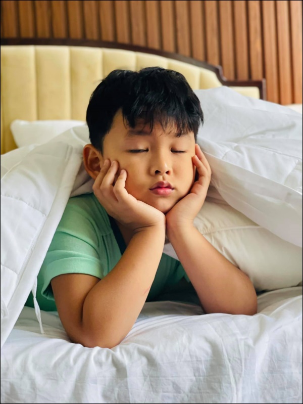 Con trai HH Diễm Hương hồn nhiên phát ngôn 1 câu chất lừ&nbsp;mà&nbsp;bé nào cũng nói, phụ huynh đúc rút kinh nghiệm: Đừng tin, ai rồi cũng khác!-2