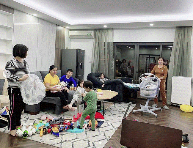 Hằng Túi bó tay nghe con trai khóc lóc kêu nhớ bà giúp việc, đòi về quê chăn bò chăn lợn với bà còn hơn ở thành phố!-1