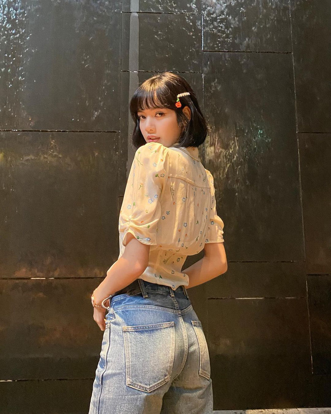 Học Lisa 13 cách diện quần jeans siêu cấp sành điệu, chị em sẽ không thể mặc xấu-6