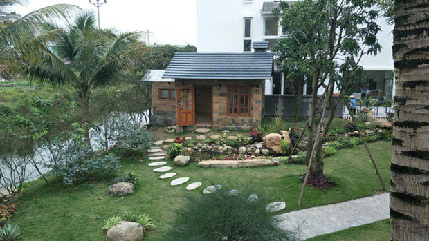 Biệt phủ rộng thênh thang, kết cấu như resort của Xuân Bắc: Được xây bằng gỗ tự nhiên, nhìn toàn cảnh sân vườn thôi mà choáng”-6