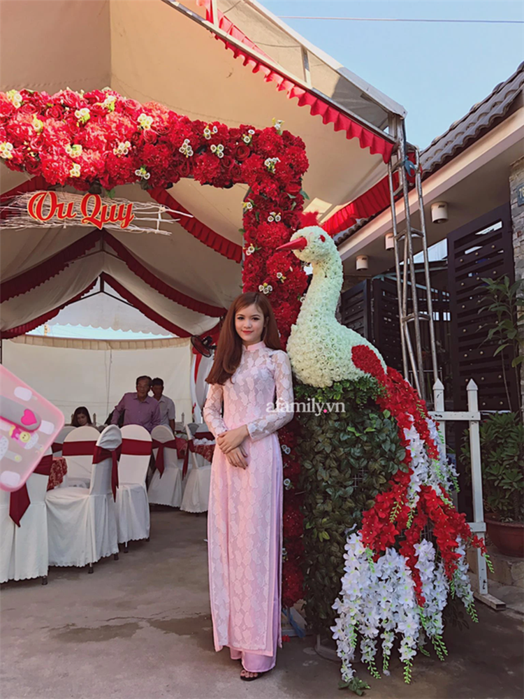 Dân mạng đào lại ảnh con dâu bà Phương Hằng cách đây vài năm, phát hiện trước khi cưới chồng hào môn đã làm thêm công việc này, được dành lời khen vì sự chịu khó-6