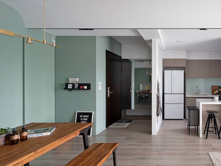 Căn nhà có diện tích 24m2 với lối thiết kế thông minh giúp không gian cực kỳ thoáng mát, mỗi bước chân như lạc vào khu rừng xanh tươi-19