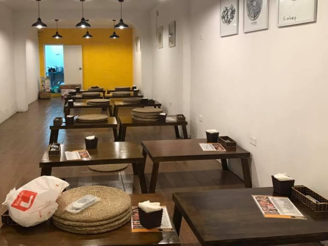 Nhà hàng, quán ăn chịu cảnh đìu hiu do ảnh hưởng của dịch COVID-19-3