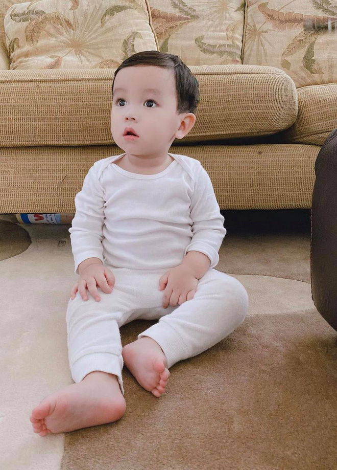 Phạm Hương tung ảnh quý tử lúc 4 tháng tuổi, H’Hen Niê và bạn gái Phillip Nguyễn nhanh như chớp bình luận điều này!-5