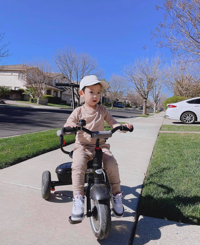 Phạm Hương tung ảnh quý tử lúc 4 tháng tuổi, H’Hen Niê và bạn gái Phillip Nguyễn nhanh như chớp bình luận điều này!-8