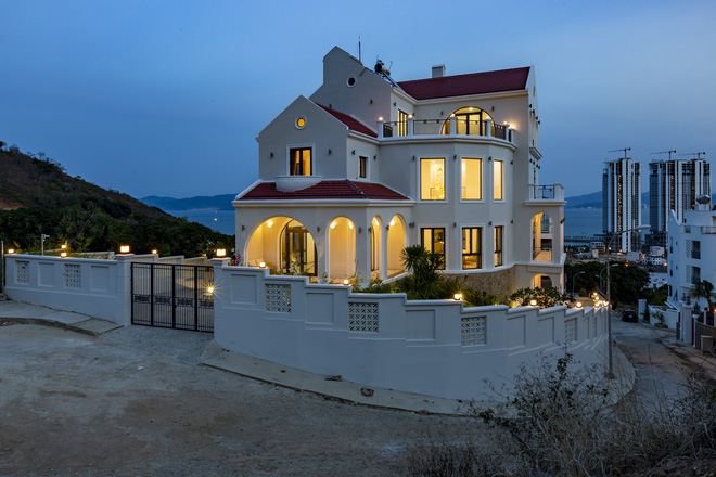 Vợ chồng Hà Nội về Nha Trang tránh dịch, xây biệt thự hướng biển tuyệt đẹp trên mảnh đất 590m2-3