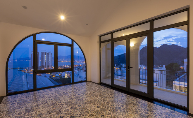 Vợ chồng Hà Nội về Nha Trang tránh dịch, xây biệt thự hướng biển tuyệt đẹp trên mảnh đất 590m2-10