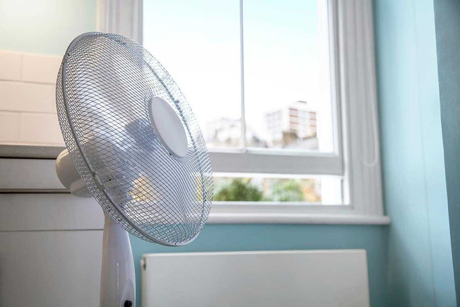 Mùa hè thường xuyên phải dùng đến quạt, áp dụng 1 trong 5 cách này, bạn sẽ tiết kiệm được khá nhiều tiền điện-2