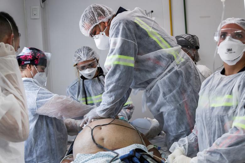 Loạt ảnh khiến thế giới rùng mình ở ổ dịch tang tóc không thua địa ngục Covid-19 Ấn Độ với hơn 4.000 người chết/ngày và lời kêu cứu vô vọng-2