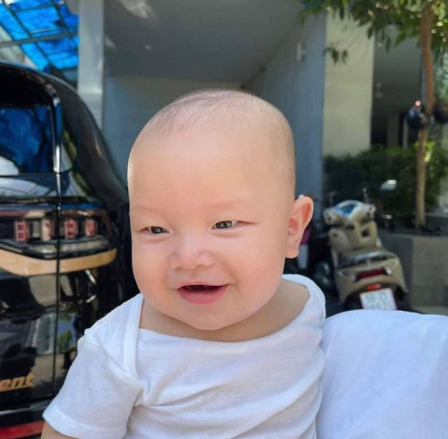 Biểu cảm thay đổi nhanh như chớp” của Leon nhà Hồ Ngọc Hà khiến mọi người không thể rời mắt-4