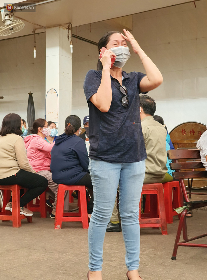 Người thân ngã quỵ, chờ đợi đón nhận 8 thi thể trong vụ cháy ở Sài Gòn: Thằng Đ. nó hẹn lên chơi ít bữa rồi về, vậy mà có về được nữa đâu-2