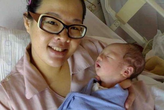 Kể chuyện tế nhị sau cánh cửa phòng sinh nhân Ngày của mẹ: Nghe xong chỉ có cười lăn cười bò