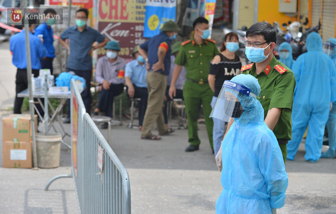 Hà Nội: Cận cảnh khu vực phong toả 6.000 dân ở Thường Tín, nhiều người đi làm ngỡ ngàng phải quay xe-3