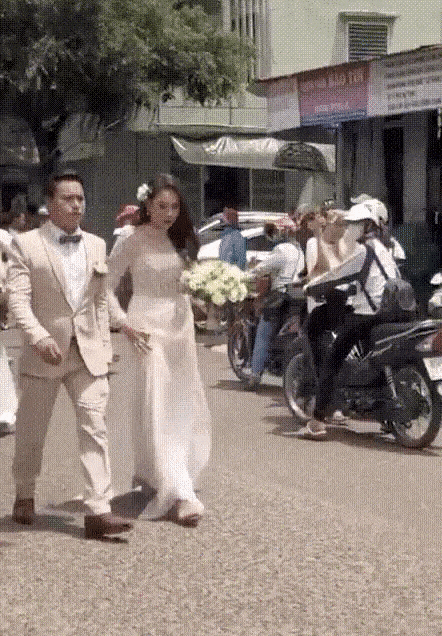 Hồ Bích Trâm đáp trả nghi vấn bị chồng lạnh nhạt trong lễ cưới-1