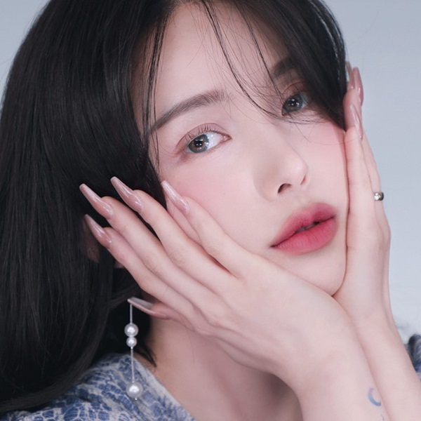 Dạo này Kỳ Duyên mê kiểu đánh son tràn viền, hóa ra đây là cách nàng Hậu tăng vẻ ngoài sexy-5