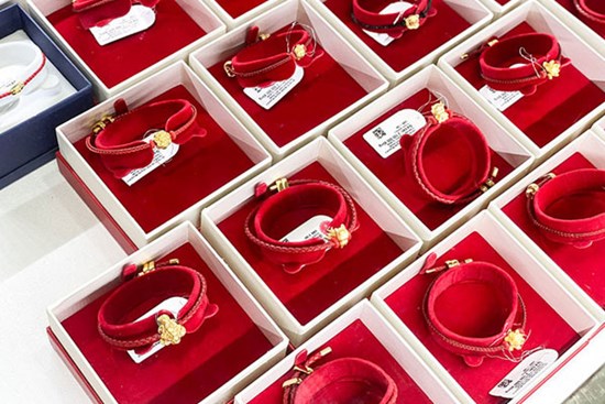 Giá vàng hôm nay 9/5: Kết thúc tuần tăng giá mạnh