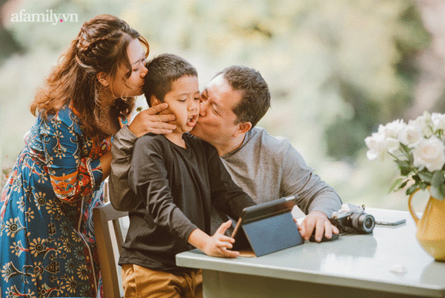 Gặp gỡ người phụ nữ hạnh phúc với hành trình làm mẹ không dễ dàng có cậu con trai tự kỷ 9 tuổi nói tiếng Anh như gió-2