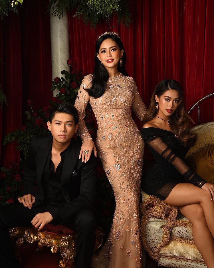 4 người phụ nữ làm mẹ nổi đình đám vì quá bản lĩnh và giàu có, nhưng có một người đặc biệt hơn tất cả mà ít ai để ý đến-18