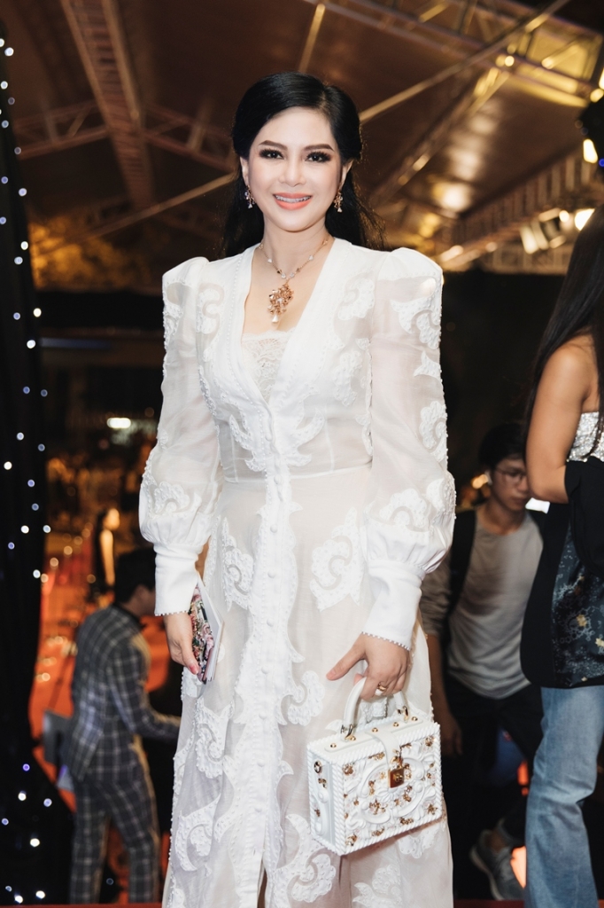 4 người phụ nữ làm mẹ nổi đình đám vì quá bản lĩnh và giàu có, nhưng có một người đặc biệt hơn tất cả mà ít ai để ý đến-20