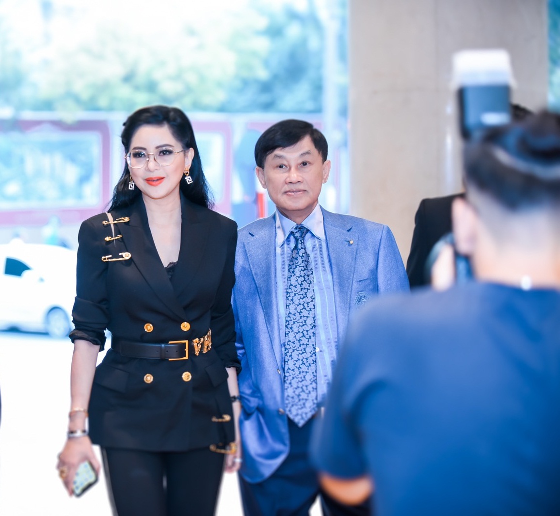 4 người phụ nữ làm mẹ nổi đình đám vì quá bản lĩnh và giàu có, nhưng có một người đặc biệt hơn tất cả mà ít ai để ý đến-15