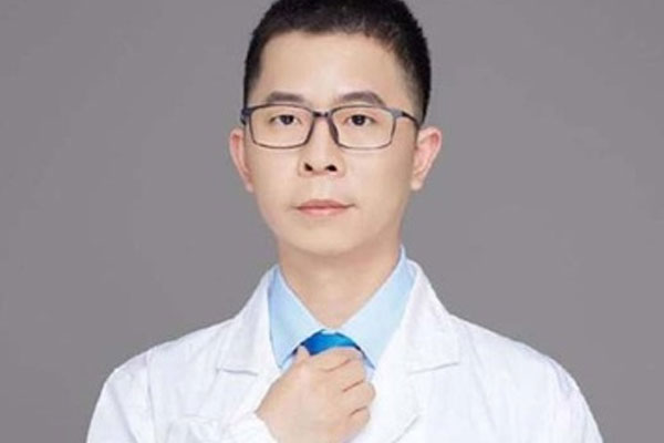 Nữ sinh bị người đàn ông quấy rối trên xe buýt-1