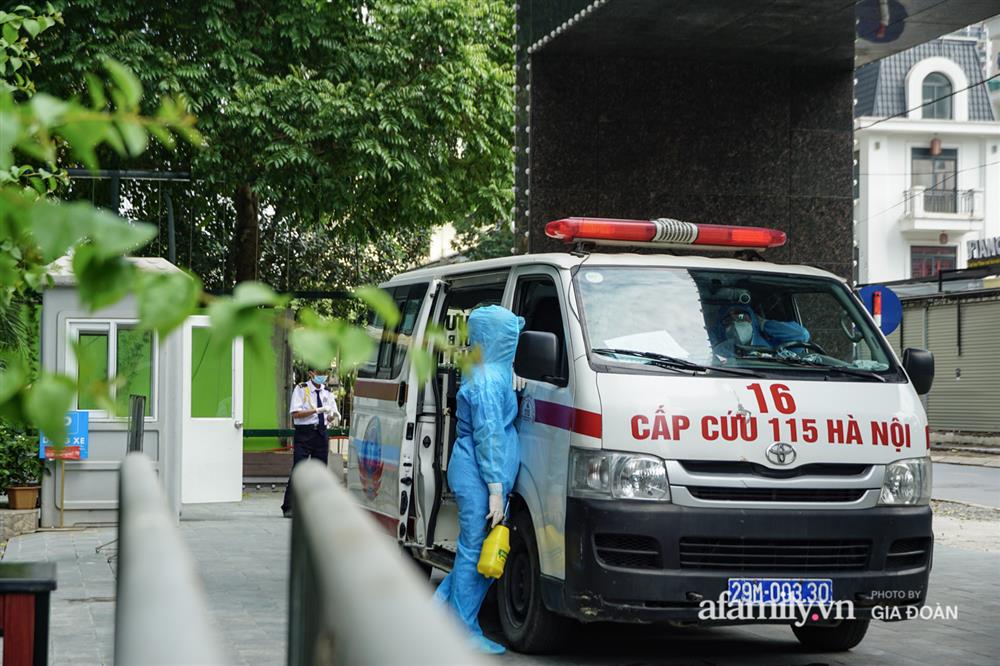 Hà Nội: Thai phụ mắc COVID-19 ở chung cư The Legacy được đưa tới khu cách ly, điều trị-6