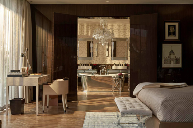 Biệt thự của Thái Công bị nhận xét là rối mắt, trông giống showroom đồ nội thất, không xứng với danh tiếng-6