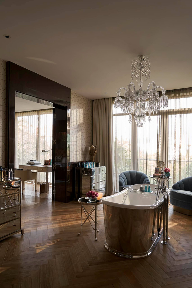 Biệt thự của Thái Công bị nhận xét là rối mắt, trông giống showroom đồ nội thất, không xứng với danh tiếng-7
