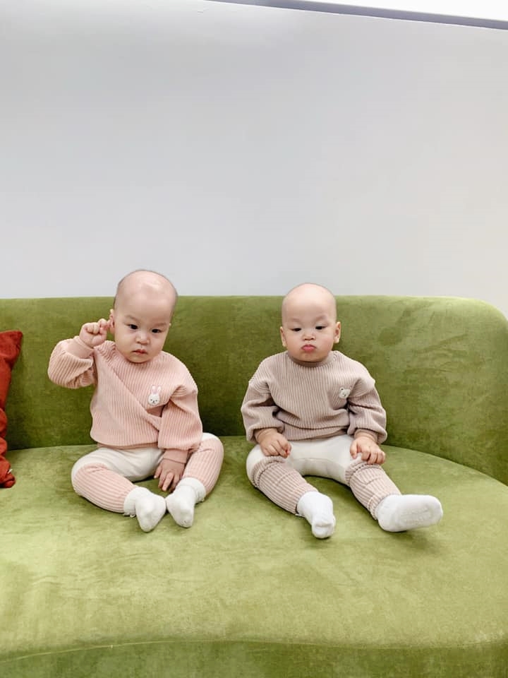 3 cặp song sinh rich kid đáng yêu nhất của các gia đình Việt, toàn nam thần nhí khiến team bỉm sữa thích mê-26