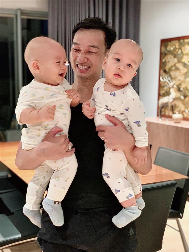 3 cặp song sinh rich kid đáng yêu nhất của các gia đình Việt, toàn nam thần nhí khiến team bỉm sữa thích mê-27