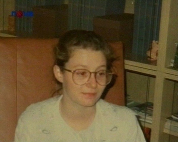 Cặp chị em đưa bé gái 12 tuổi về sống chung để cùng hành hạ các con, danh tính của đứa trẻ khi bị phanh phui khiến ai cũng run sợ-4