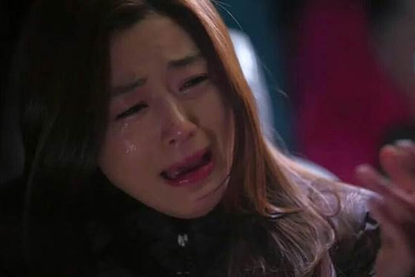 Bước chân lên cầu thang khu tập thể nhà bạn trai, một người đàn ông đã ôm chặt tôi từ phía sau, diễn biến tiếp đó thật quá sức tưởng tượng-3