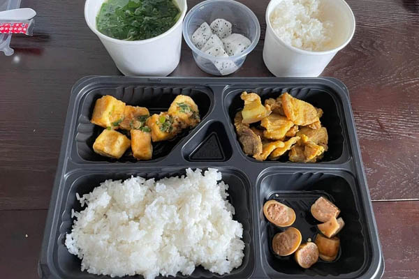 Hà Nội: Yêu cầu Top Hotel Hữu Nghị giải trình thông tin chi phí cho công an, nhân viên y tế trong bảng giá chặt chém người cách ly gây bức xúc-5