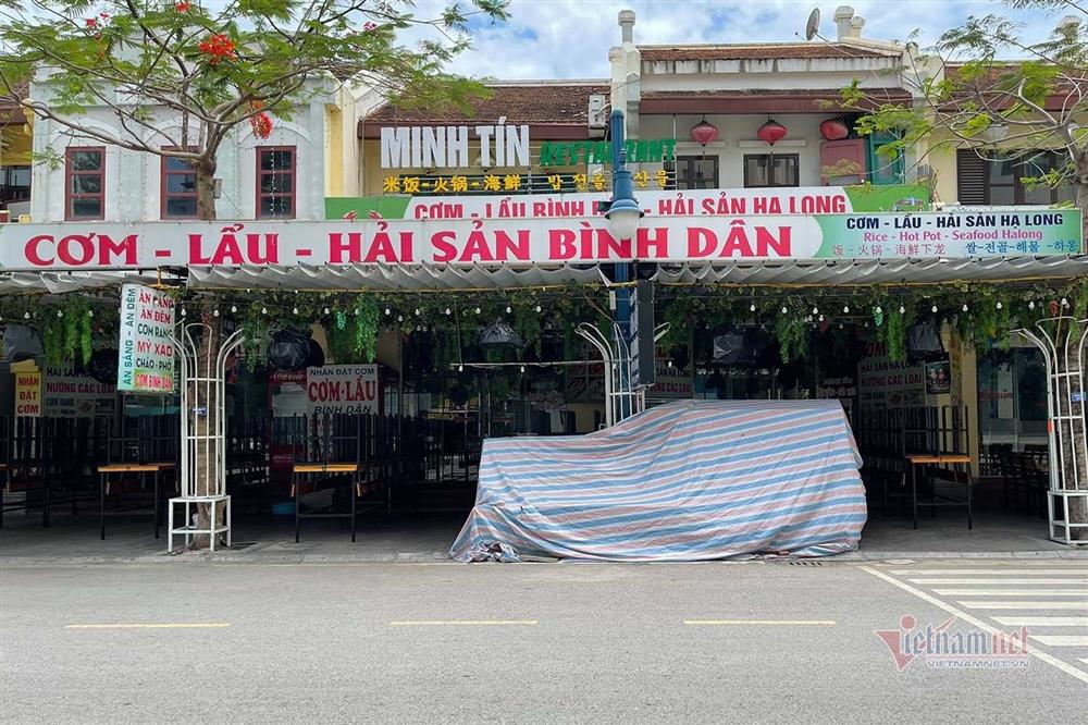 Phố du lịch Bãi Cháy vắng lặng, không một bóng người-4