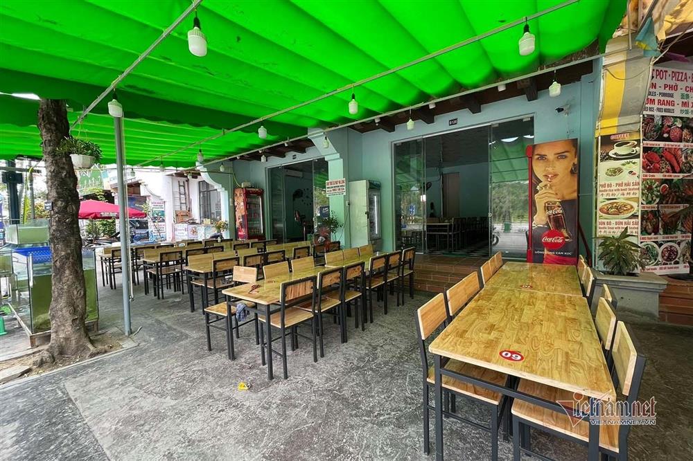 Phố du lịch Bãi Cháy vắng lặng, không một bóng người-6