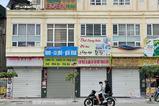 Phố du lịch Bãi Cháy vắng lặng, không một bóng người