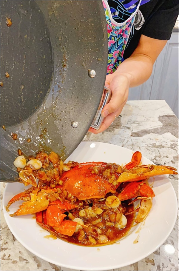 Khéo chiều vợ con, Đăng Khôi trổ tài vào bếp làm món cua sốt tiêu đen, lần đầu mà&nbsp;xuất sắc chuẩn nhà hàng-8