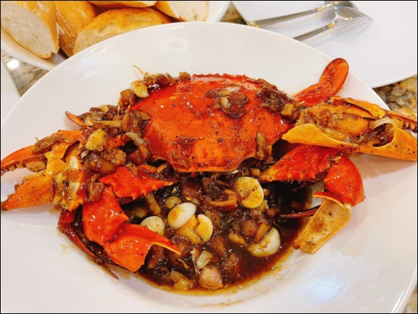 Khéo chiều vợ con, Đăng Khôi trổ tài vào bếp làm món cua sốt tiêu đen, lần đầu mà&nbsp;xuất sắc chuẩn nhà hàng-10