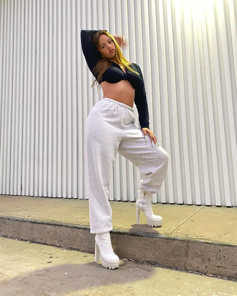 Croptop nâng chân ngực - Item hot trend được lòng cả sao Việt lẫn sao ngoại-6