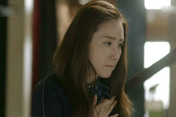 Nhìn tấm ảnh chụp vội nửa đêm chồng mới gửi đến, tôi khóc nghẹn vì hối hận và xót xa-1