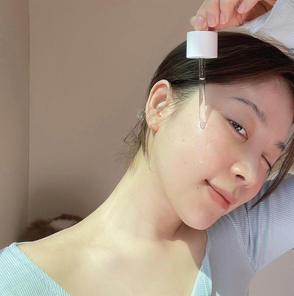 Nắm rõ 6 lưu ý sau nếu bạn không muốn mụn mọc thành chùm khi đeo khẩu trang suốt ngày-4