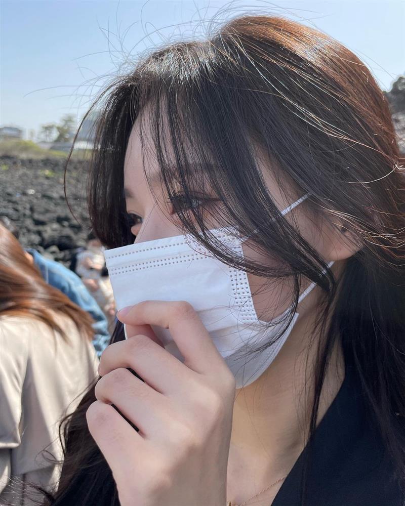 Nắm rõ 6 lưu ý sau nếu bạn không muốn mụn mọc thành chùm khi đeo khẩu trang suốt ngày-5